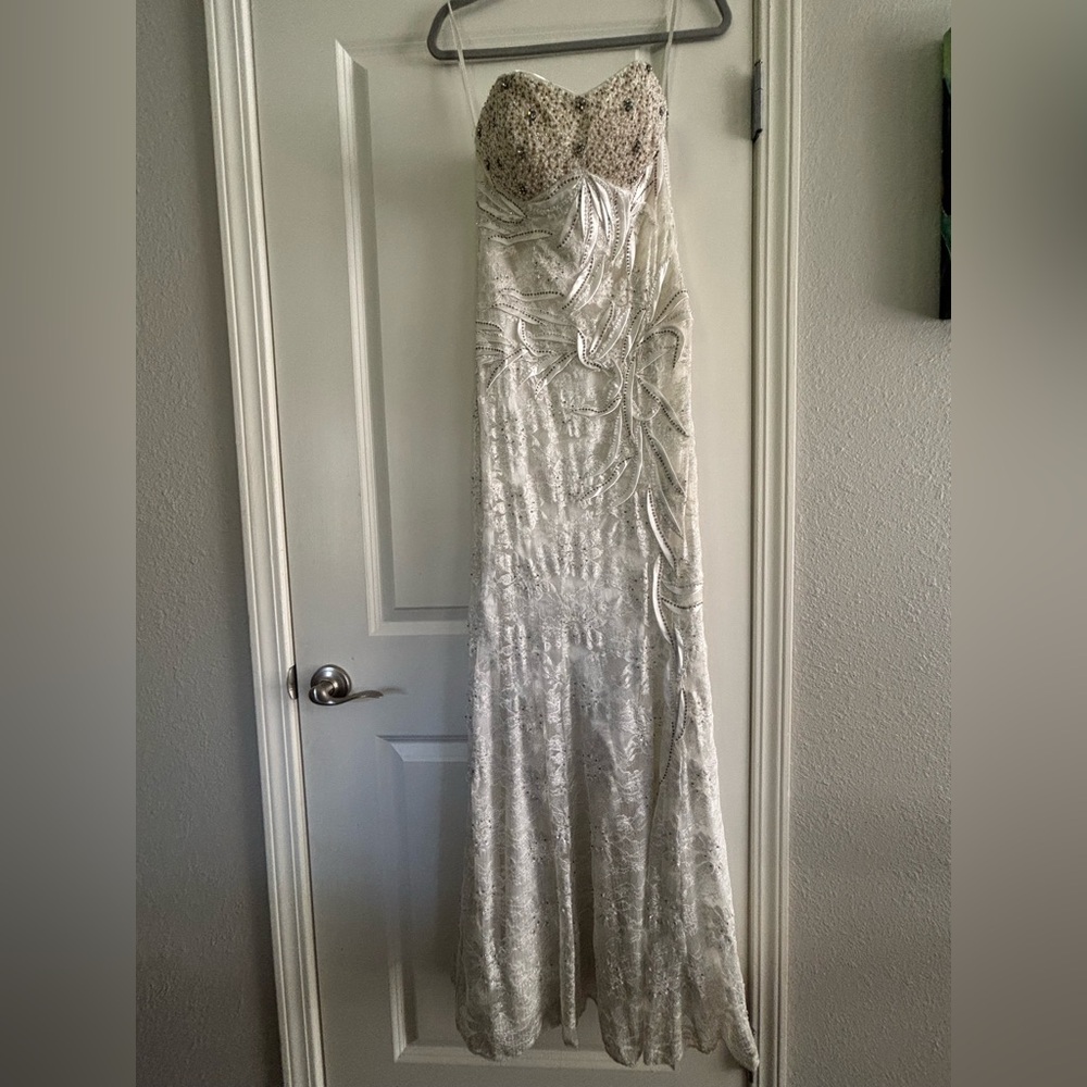 Aspeed Satin White Beaded Wedding or Formal Maxi Dress Size Small